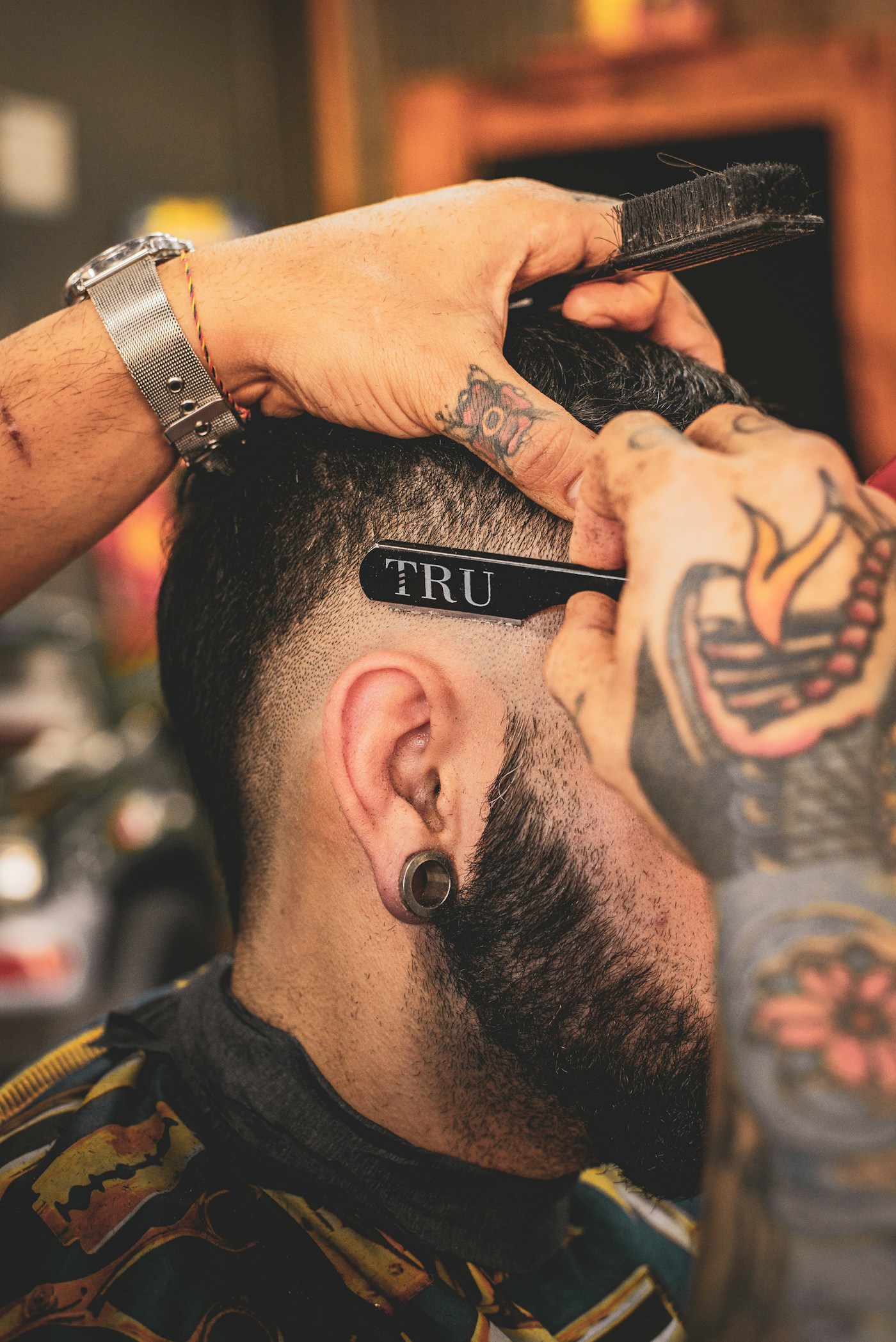 Straight razor sharpening a hairline
